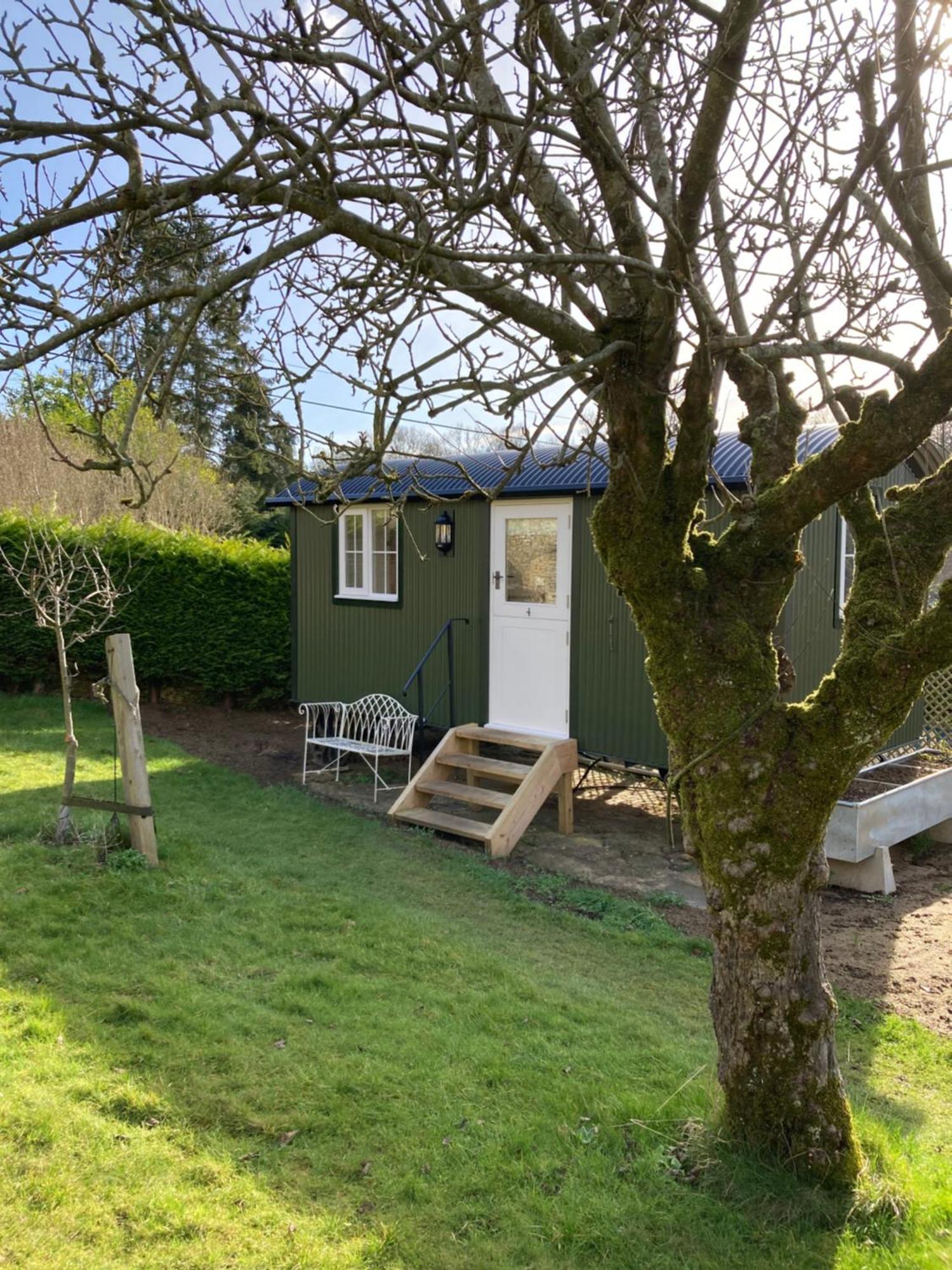 Green Valley, Cotswold Stay With Hamper Cheltenham Exterior photo